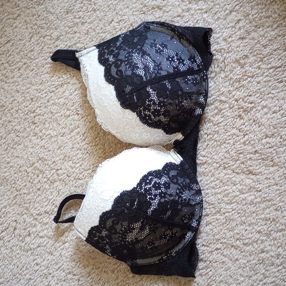 34 D Dream Angels Plunge Pushup bra